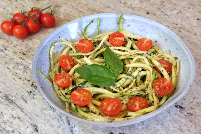 raw-pesto-courgetti | low-FODMAP | vegan | Tallulahstreats | Delicious-vegan-meals | summer-food | awesome-summer-lunches | nut-free-pesto 