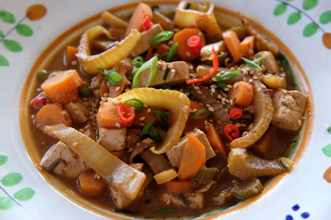 Chilli-miso-tofu-stew | tallulahstreats | low-FODMAP-vegan | Vegan-food | comfort-food | cruelty-free-feast | warm-winter-stew | wholesome-vegan-food